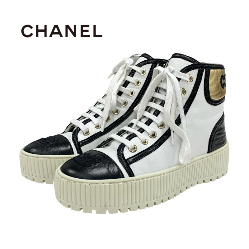 シャネル CHANEL スニーカー 靴 シューズ ラムスキン ホワイト ブラック ゴールド 白 ココマーク ロゴ ハイカットスニーカー