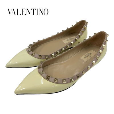 ヴァレンティノ VALENTINO パンプス 靴 シューズ パテント レザー アイボリー ピンクベージュ ゴールド ロックスタッズ フラットパンプス フラットシューズ