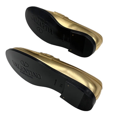 ヴァレンティノ VALENTINO ローファー 革靴 靴 シューズ レザー ゴールド 未使用 フラットシューズ Vロゴ チェーン