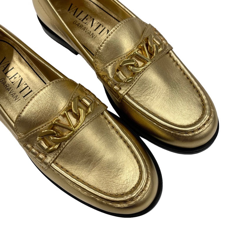 ヴァレンティノ VALENTINO ローファー 革靴 靴 シューズ レザー ゴールド 未使用 フラットシューズ Vロゴ チェーン
