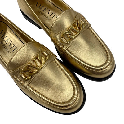 ヴァレンティノ VALENTINO ローファー 革靴 靴 シューズ レザー ゴールド 未使用 フラットシューズ Vロゴ チェーン