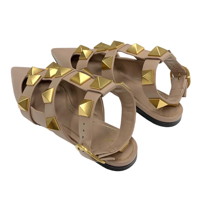 ヴァレンティノ VALENTINO フラットシューズ 靴 シューズ レザー ピンク ゴールド ローマンスタッズ アンクルストラップ フラットパンプス