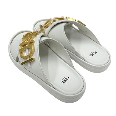 フェンディ FENDI サンダル 靴 シューズ レザー ホワイト 白 ゴールド メタルロゴ