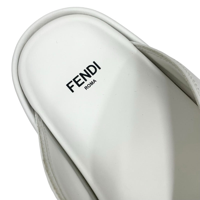 フェンディ FENDI サンダル 靴 シューズ レザー ホワイト 白 ゴールド メタルロゴ