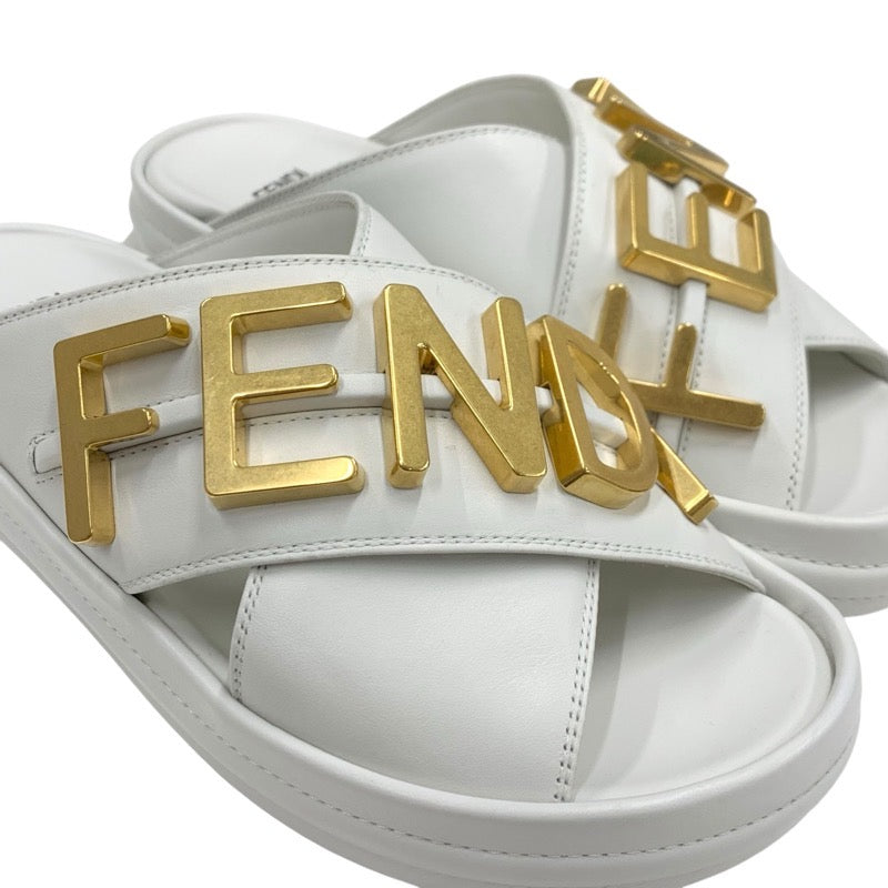 フェンディ FENDI サンダル 靴 シューズ レザー ホワイト 白 ゴールド メタルロゴ