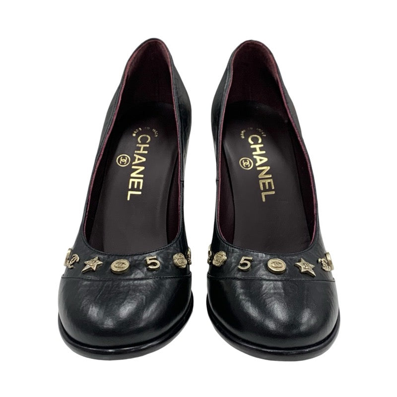 シャネル CHANEL パンプス 靴 シューズ レザー ブラック 黒 ゴールド アイコン カメリア ココマーク シワ加工