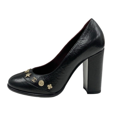 シャネル CHANEL パンプス 靴 シューズ レザー ブラック 黒 ゴールド アイコン カメリア ココマーク シワ加工