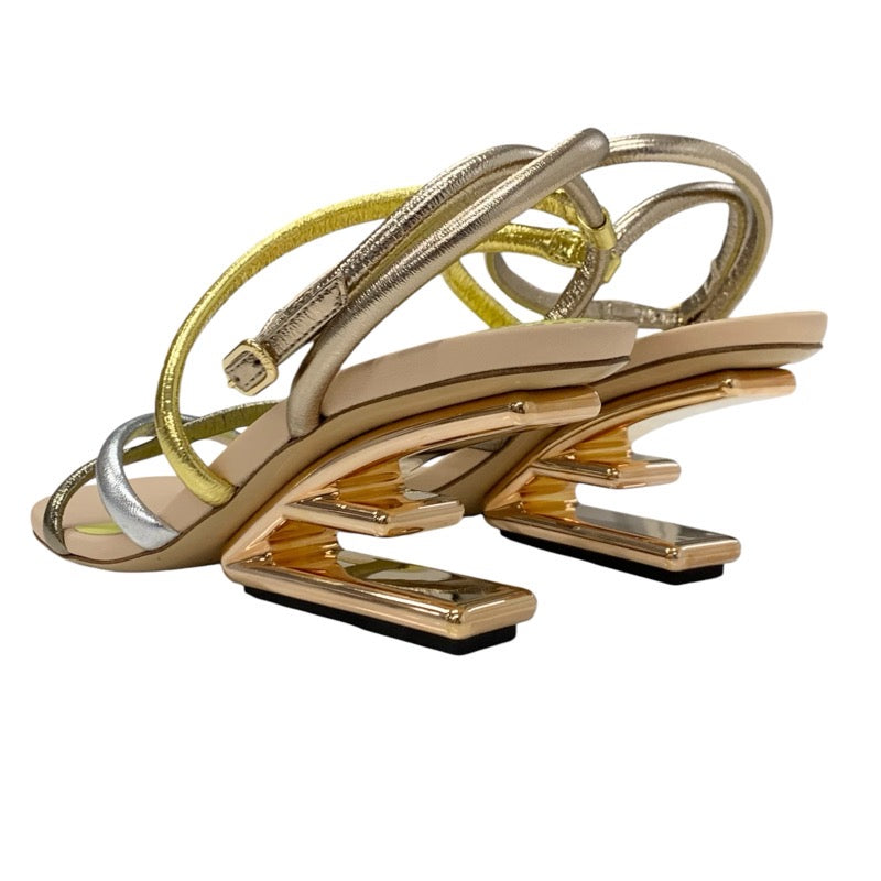 フェンディ FENDI ファースト サンダル 靴 シューズ レザー メタリックカラー ストラップ メタルヒール