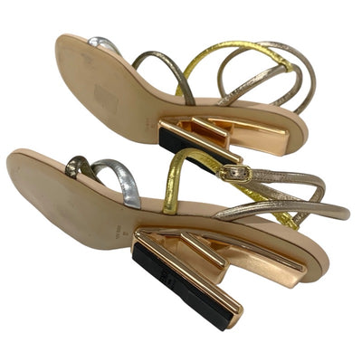 フェンディ FENDI ファースト サンダル 靴 シューズ レザー メタリックカラー ストラップ メタルヒール