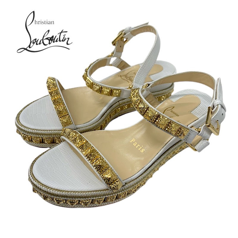 クリスチャンルブタン Christian Louboutin ピラクロウ サンダル 靴 シューズ レザー ホワイト ゴールド バックストラップ スタッズ