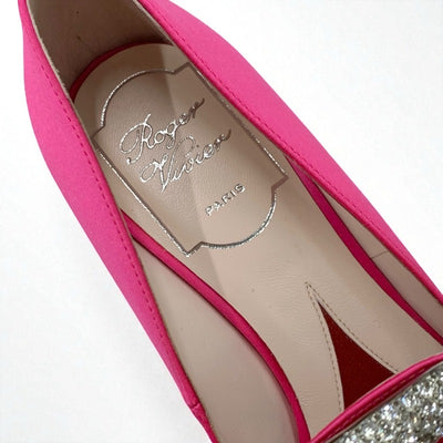 ロジェヴィヴィエ Roger Vivier パンプス 靴 シューズ サテン ピンク 未使用 ラインストーン スワロフスキー バックル