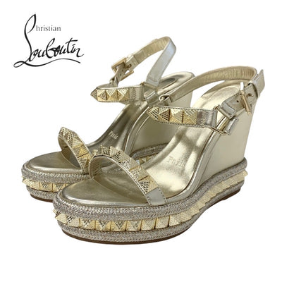 クリスチャンルブタン Christian Louboutin ピラクロウ サンダル 靴 シューズ レザー ゴールド スタッズ ウェッジソール