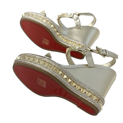 クリスチャンルブタン Christian Louboutin ピラクロウ サンダル 靴 シューズ レザー ゴールド スタッズ ウェッジソール