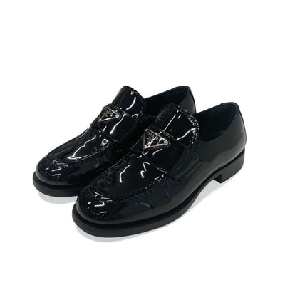 プラダ PRADA ローファー 革靴 靴 シューズ パテント ブラック シルバー トライアングルロゴ