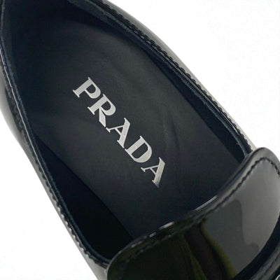 プラダ PRADA ローファー 革靴 靴 シューズ パテント ブラック シルバー トライアングルロゴ