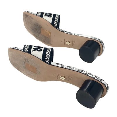 クリスチャンディオール CHRISTIAN DIOR DWAY サンダル 靴 シューズ ファブリック ホワイト ブラック ミュール 刺繍 エンブロイダリー ロゴ