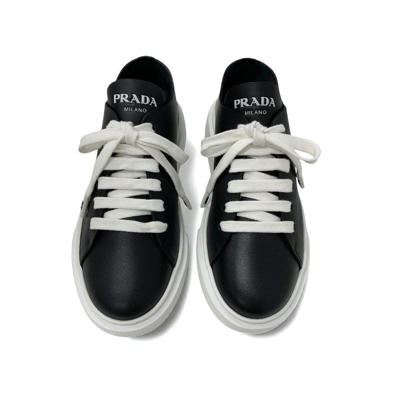 プラダ PRADA スニーカー 靴 シューズ レザー ブラック ホワイト 未使用 ロゴ