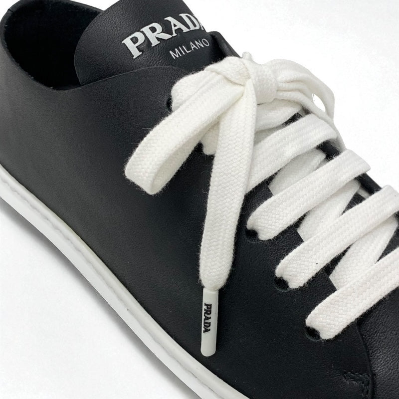プラダ PRADA スニーカー 靴 シューズ レザー ブラック ホワイト 未使用 ロゴ