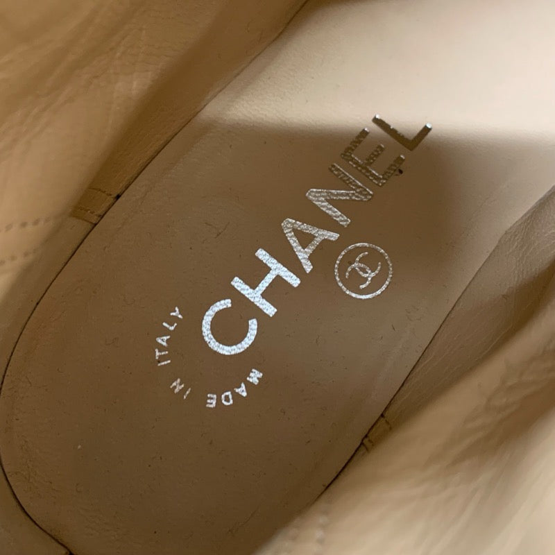 シャネル CHANEL ブーツ ショートブーツ 靴 シューズ スエード ベージュ シルバー ココマーク チェーン