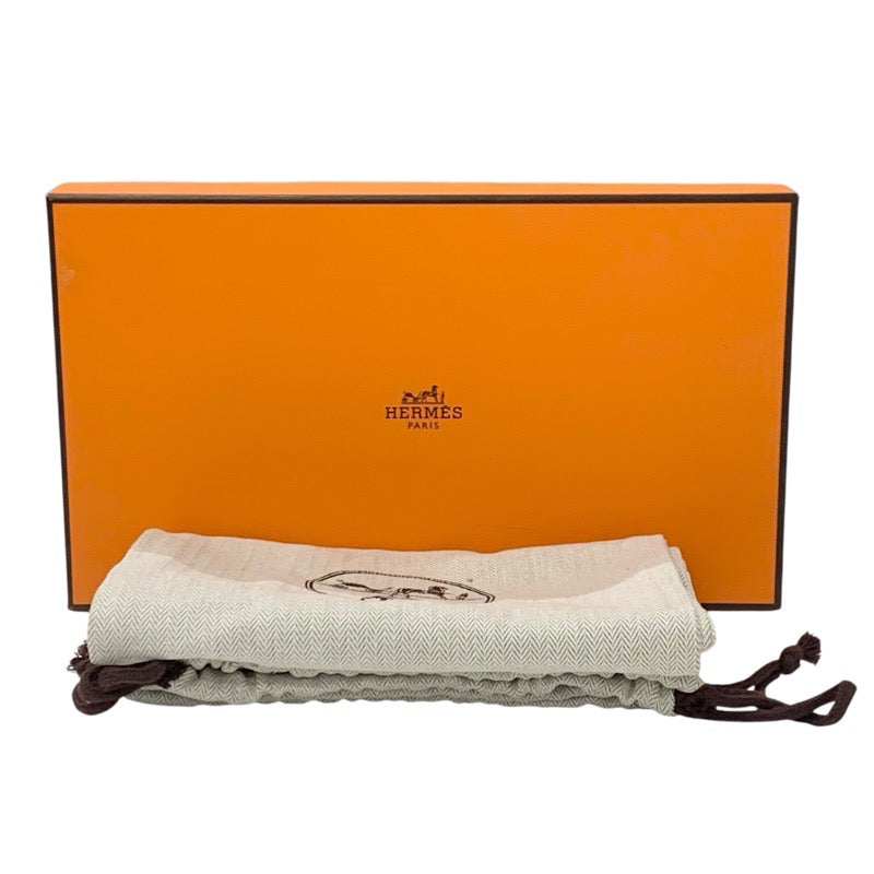 エルメス HERMES サンダル 靴 シューズ レザー ホワイト 白 シルバー トング フラット ケリー金具 ストラップ