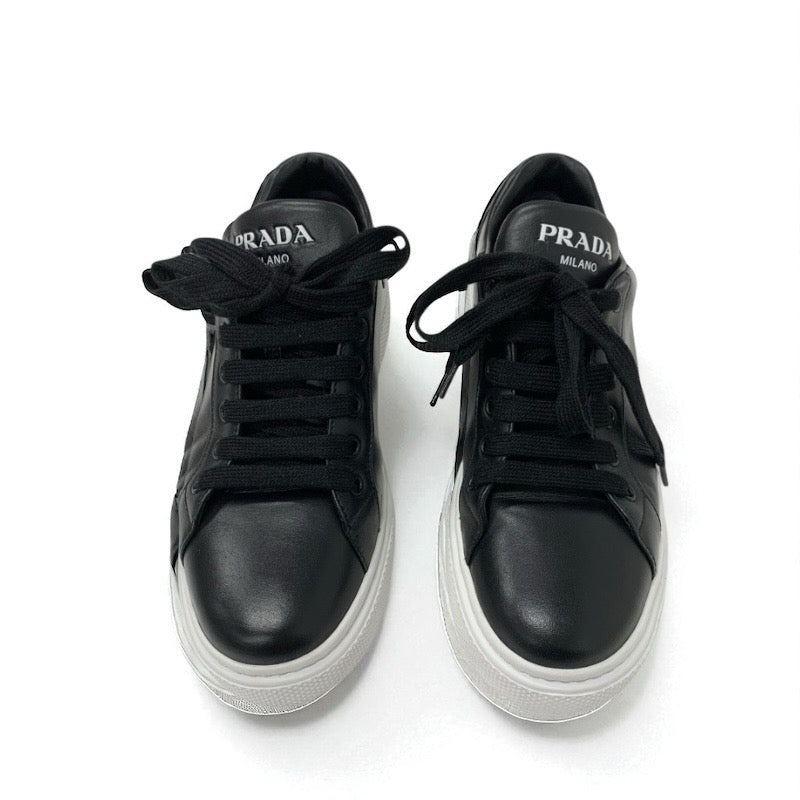 プラダ PRADA スニーカー 靴 シューズ レザー ブラック 黒 ロゴ