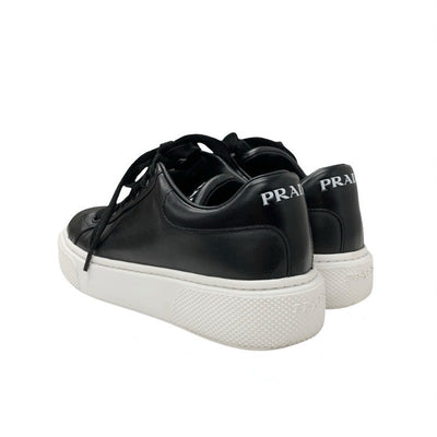 プラダ PRADA スニーカー 靴 シューズ レザー ブラック 黒 ロゴ