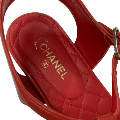 シャネル CHANEL サンダル 靴 シューズ レザー レッド 赤 ゴールド ココマーク チェーン ストラップ トング
