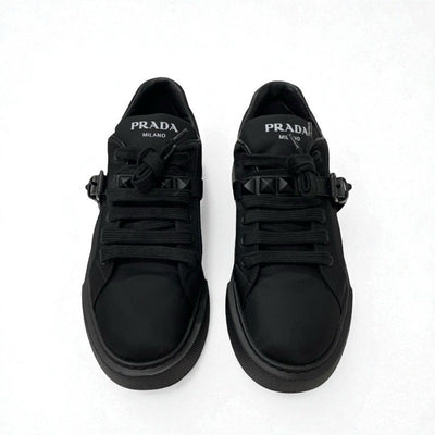 プラダ PRADA STUDDED BUCKLE スニーカー 靴 シューズ ナイロン レザー ブラック 黒 ロゴ スタッズ ベルト