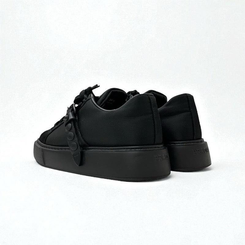 プラダ PRADA STUDDED BUCKLE スニーカー 靴 シューズ ナイロン レザー ブラック 黒 ロゴ スタッズ ベルト