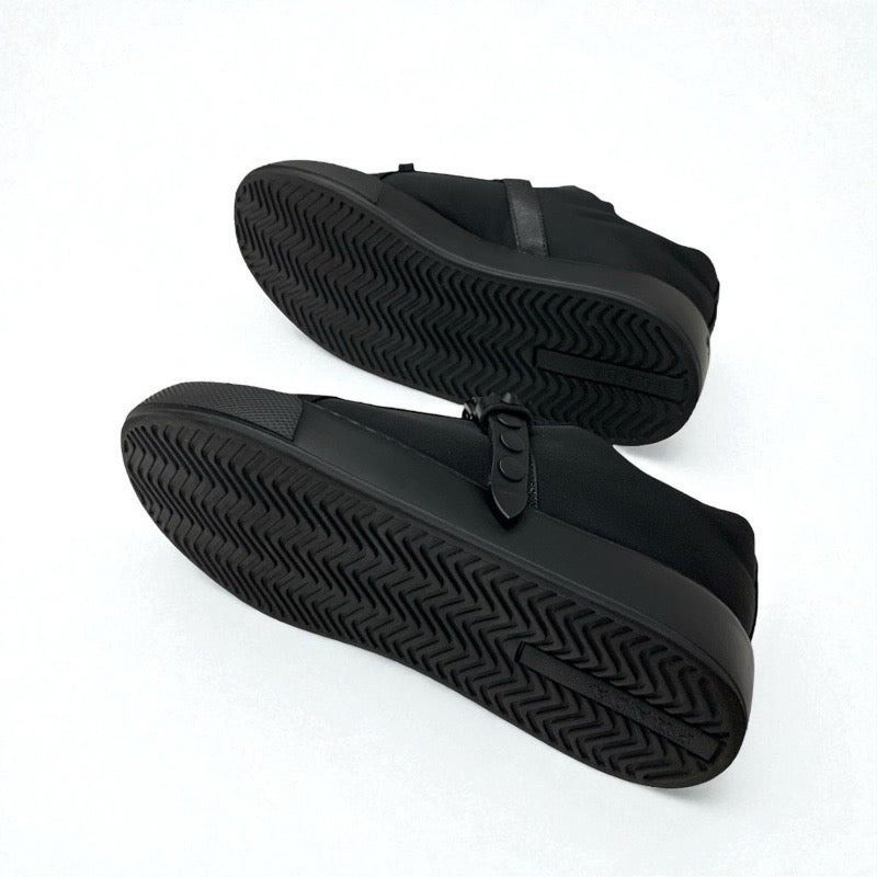 プラダ PRADA STUDDED BUCKLE スニーカー 靴 シューズ ナイロン レザー ブラック 黒 ロゴ スタッズ ベルト