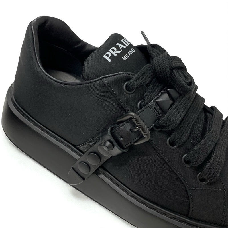 プラダ PRADA STUDDED BUCKLE スニーカー 靴 シューズ ナイロン レザー ブラック 黒 ロゴ スタッズ ベルト