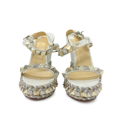 クリスチャンルブタン Christian Louboutin ピラクロウ サンダル 靴 シューズ レザー ホワイト シルバー ゴールド スタッズ ウェッジソール ストラップ