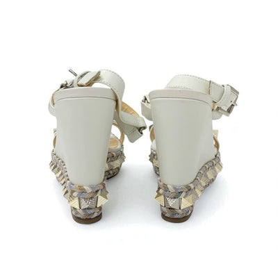 クリスチャンルブタン Christian Louboutin ピラクロウ サンダル 靴 シューズ レザー ホワイト シルバー ゴールド スタッズ ウェッジソール ストラップ