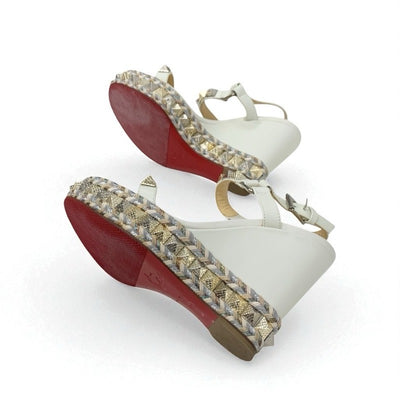 クリスチャンルブタン Christian Louboutin ピラクロウ サンダル 靴 シューズ レザー ホワイト シルバー ゴールド スタッズ ウェッジソール ストラップ