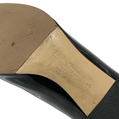 フェラガモ FERRAGAMO パンプス 靴 シューズ パテント ブラック 黒 シルバー ロゴ バックル