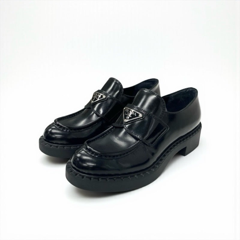 プラダ PRADA チョコレート ローファー 革靴 靴 シューズ レザー ブラック 黒 トライアングルロゴ