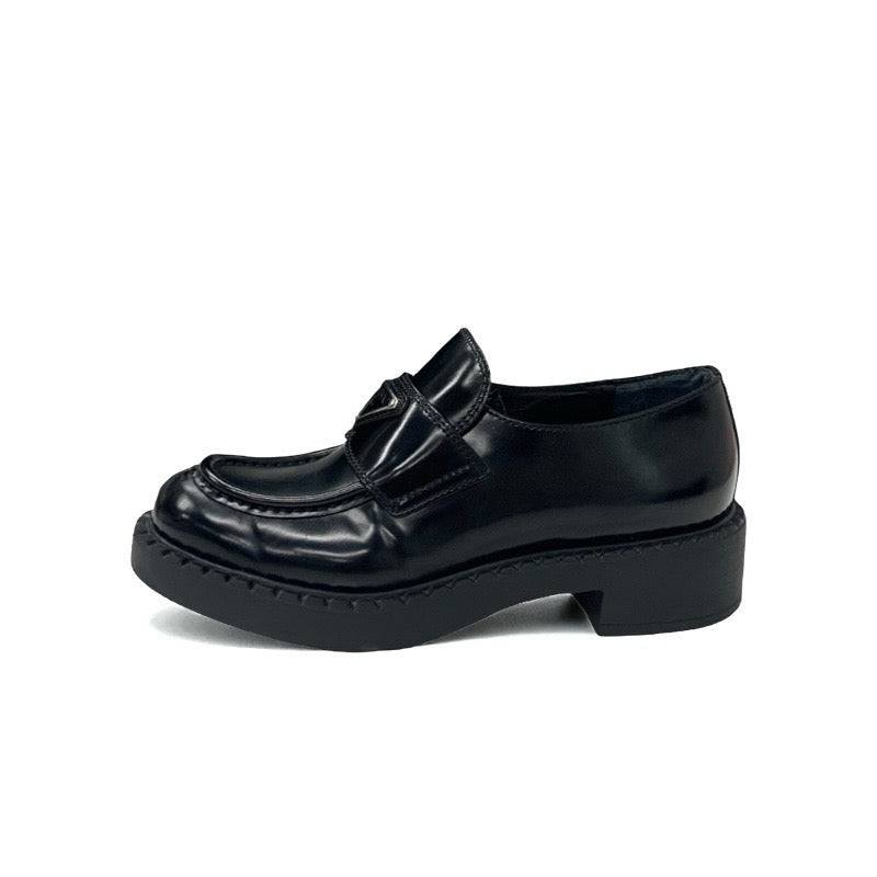 プラダ PRADA チョコレート ローファー 革靴 靴 シューズ レザー ブラック 黒 トライアングルロゴ