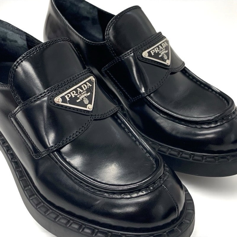 プラダ PRADA チョコレート ローファー 革靴 靴 シューズ レザー ブラック 黒 トライアングルロゴ