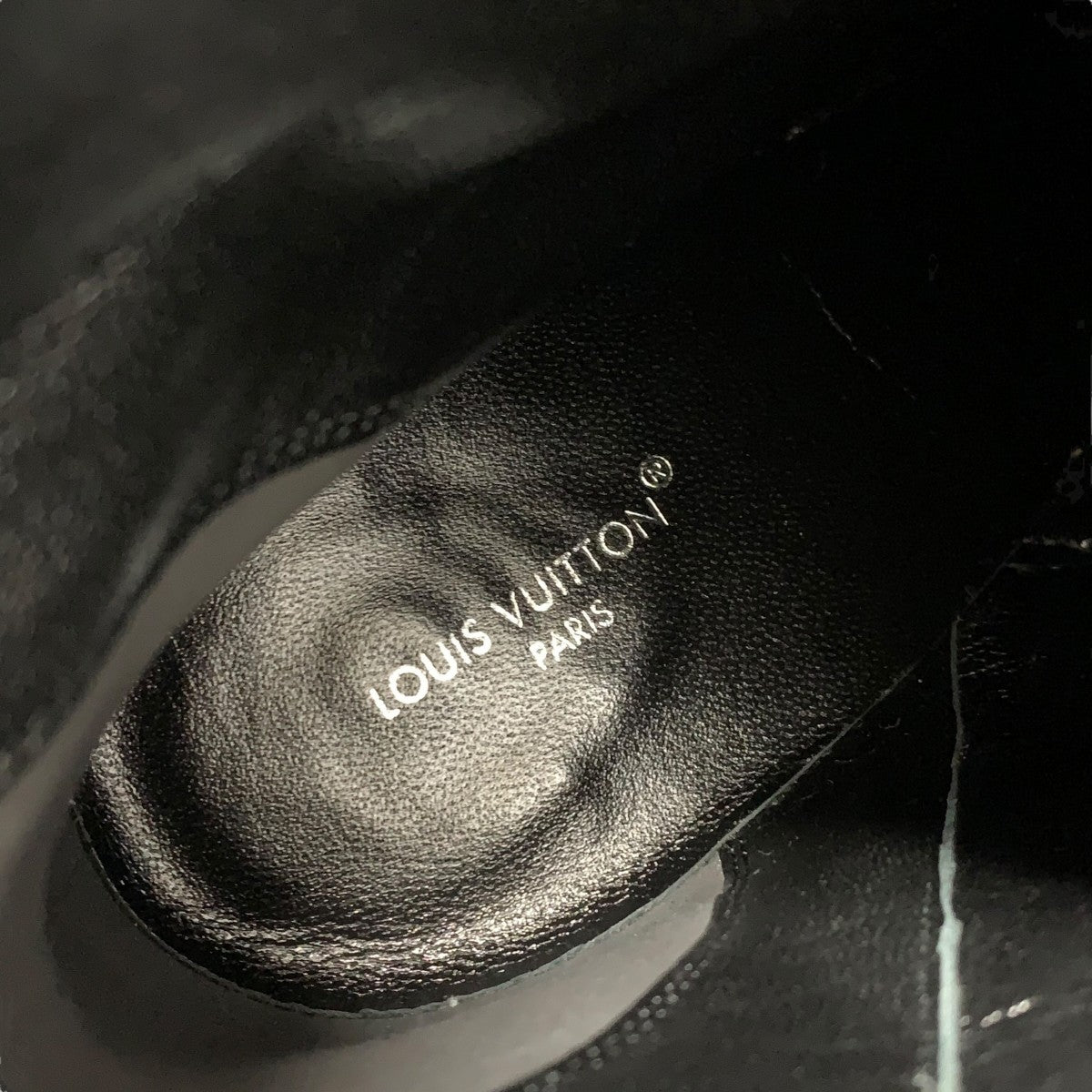 ルイヴィトン LOUIS VUITTON シルエットライン ブーツ ショートブーツ 靴 シューズ レザー ブラック 黒 ゴールド ロゴ アンクルブーツ