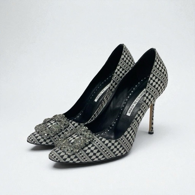 マノロブラニク MANOLO BLAHNIK ハンギシ パンプス 靴 シューズ ファブリック シルバー ブラック ビジュー パーティーシューズ