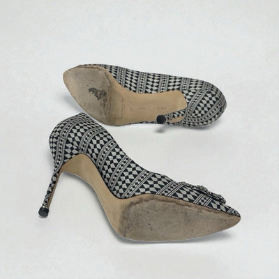 マノロブラニク MANOLO BLAHNIK ハンギシ パンプス 靴 シューズ ファブリック シルバー ブラック ビジュー パーティーシューズ