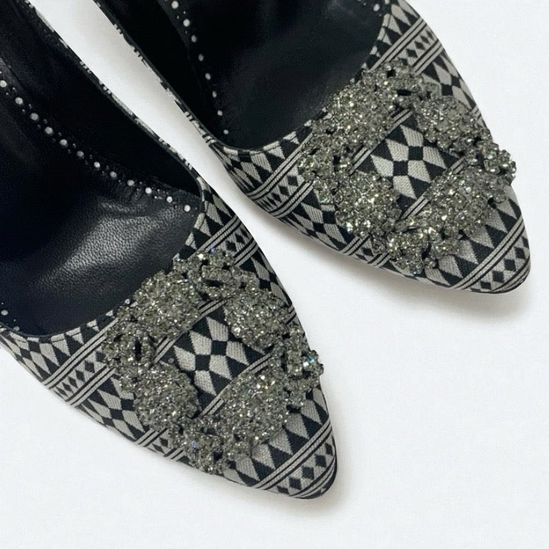 マノロブラニク MANOLO BLAHNIK ハンギシ パンプス 靴 シューズ ファブリック シルバー ブラック ビジュー パーティーシューズ