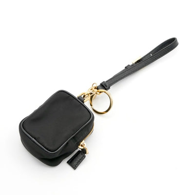 プラダ PRADA ミニポーチ ブラック ゴールド トライアングルロゴ Re-Edition 1978 Re-Nylon チャーム