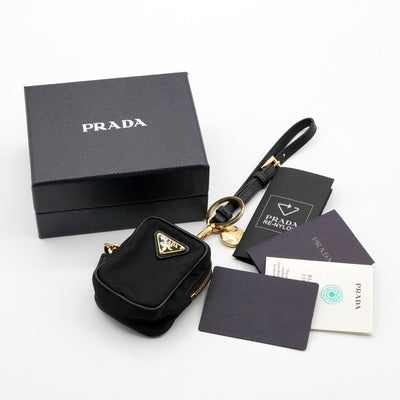 プラダ PRADA ミニポーチ ブラック ゴールド トライアングルロゴ Re-Edition 1978 Re-Nylon チャーム