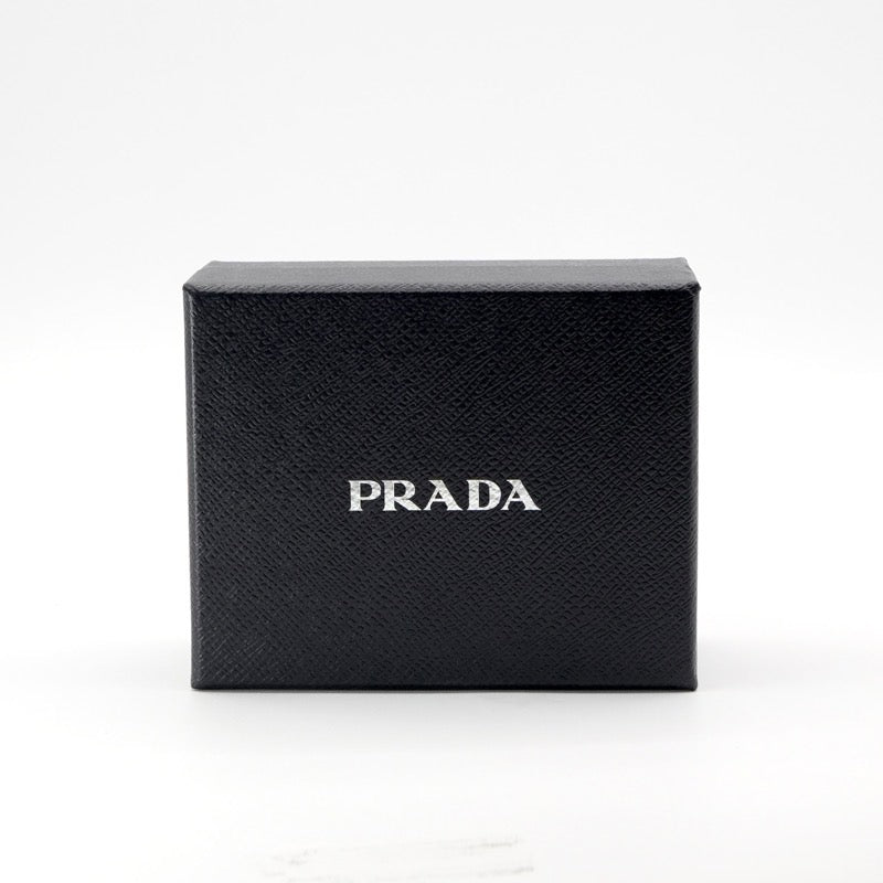 プラダ PRADA ミニポーチ ブラック ゴールド トライアングルロゴ Re-Edition 1978 Re-Nylon チャーム