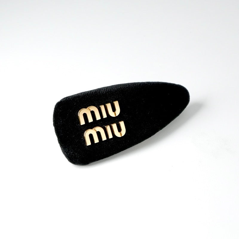 ミュウミュウ MIUMIU ヘアアクセサリー ブラック 黒 ゴールド ロゴ ヘアクリップ バレッタ