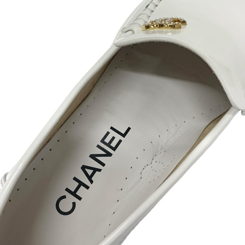 シャネル CHANEL ローファー 革靴 靴 シューズ パテントレザー ホワイト ゴールド ココマーク