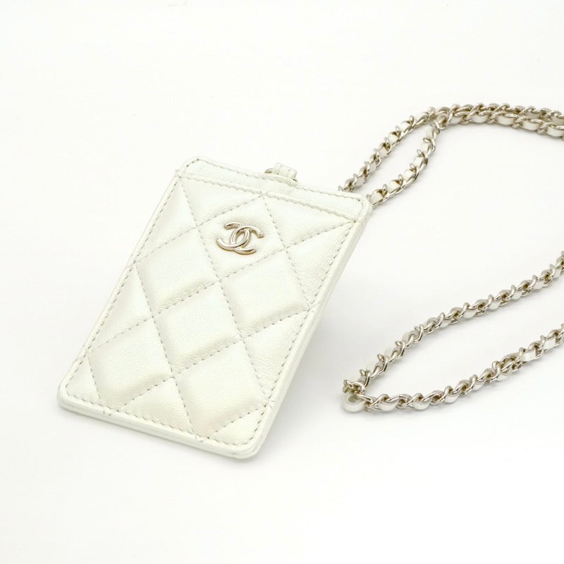 シャネル CHANEL カードケース カード入れ パスケース ホワイト シルバー 白 ココマーク マトラッセ ショルダーチェーン