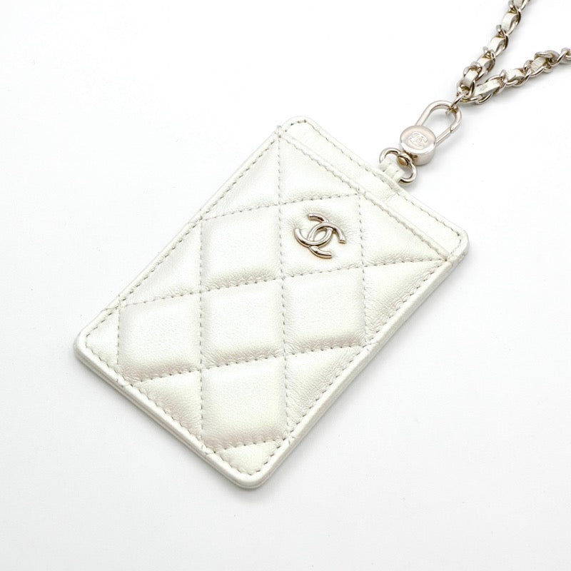 シャネル CHANEL カードケース カード入れ パスケース ホワイト シルバー 白 ココマーク マトラッセ ショルダーチェーン