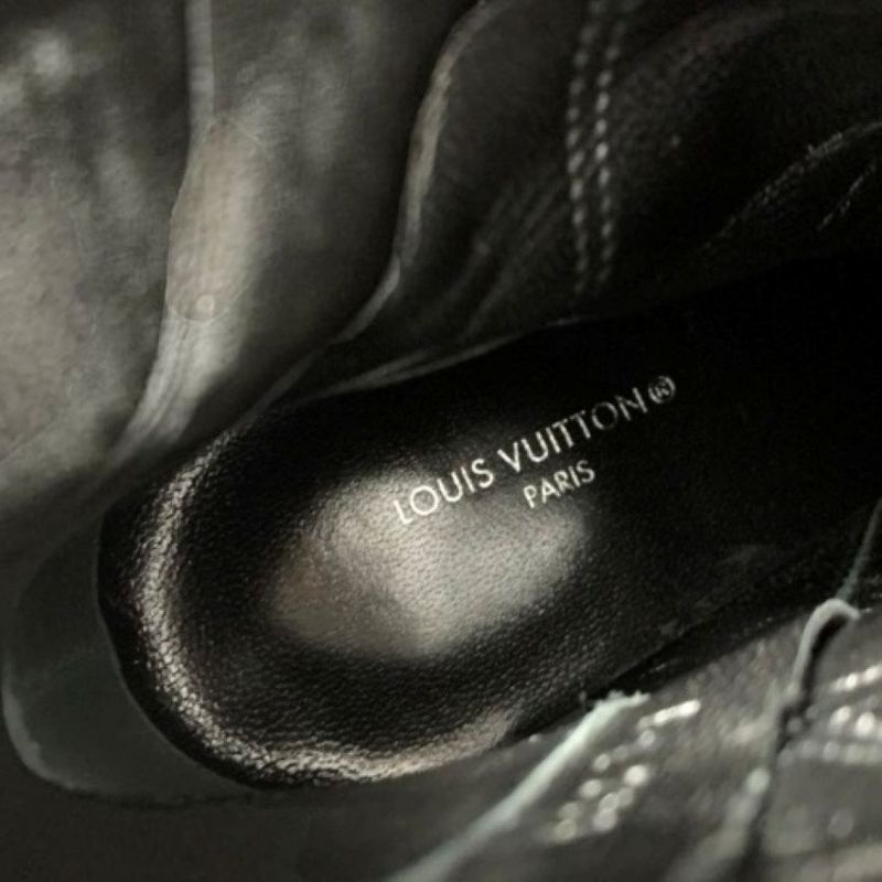 ルイヴィトン LOUIS VUITTON シルエットライン モノグラム ブーツ ショートブーツ 靴 シューズ スエード ブラック 黒 ゴールド アンクルブーツ LVロゴ